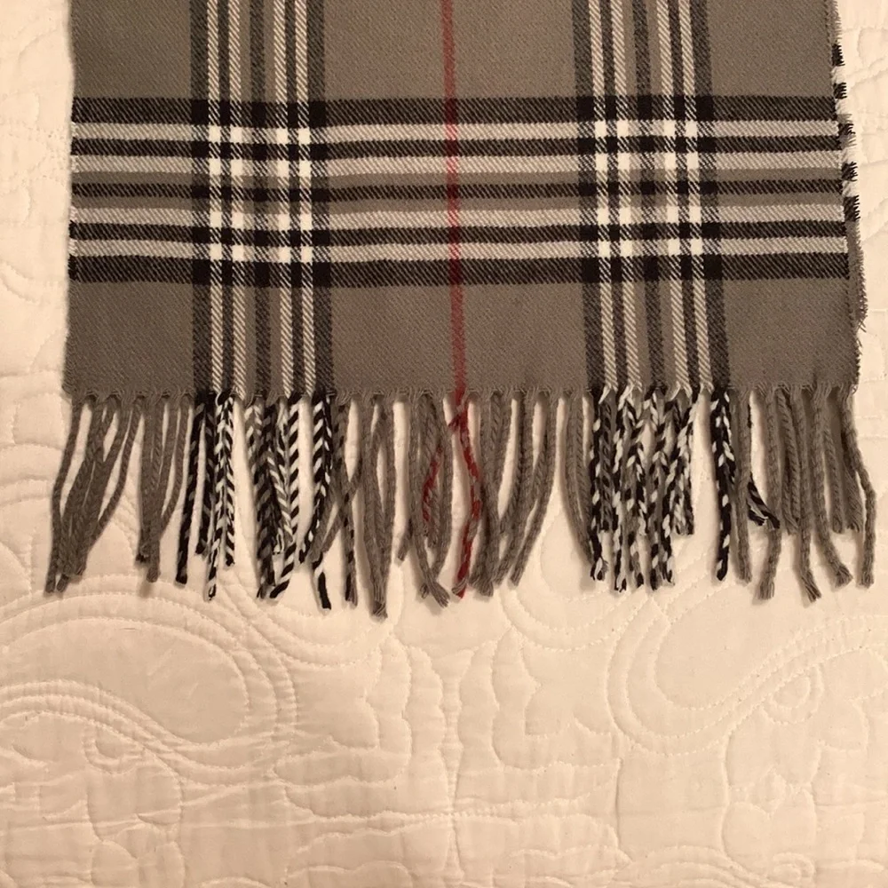 100% Cashmere Checkered Scarf Made in Scotland Unisex